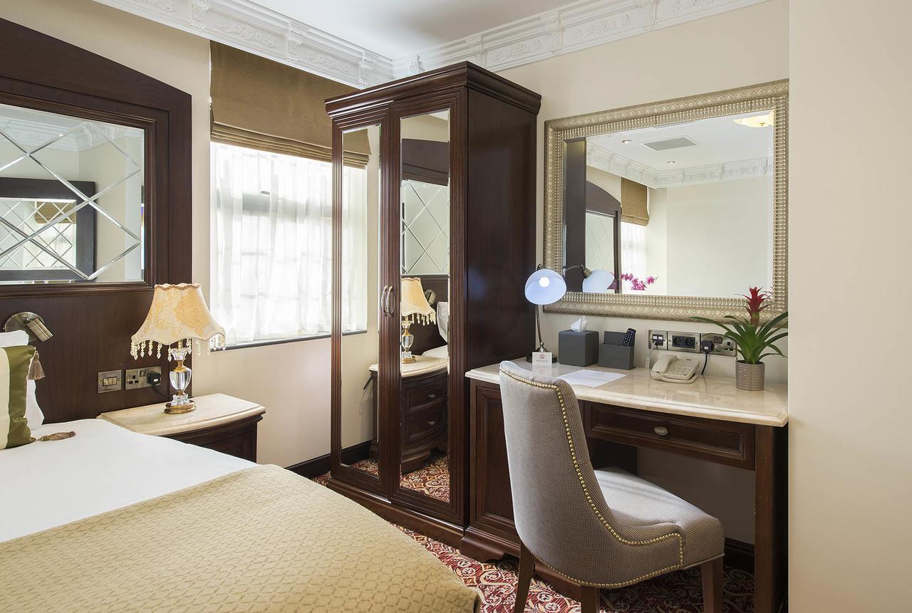 The George Street Hotel Оксфорд Екстер'єр фото A room at the hotel